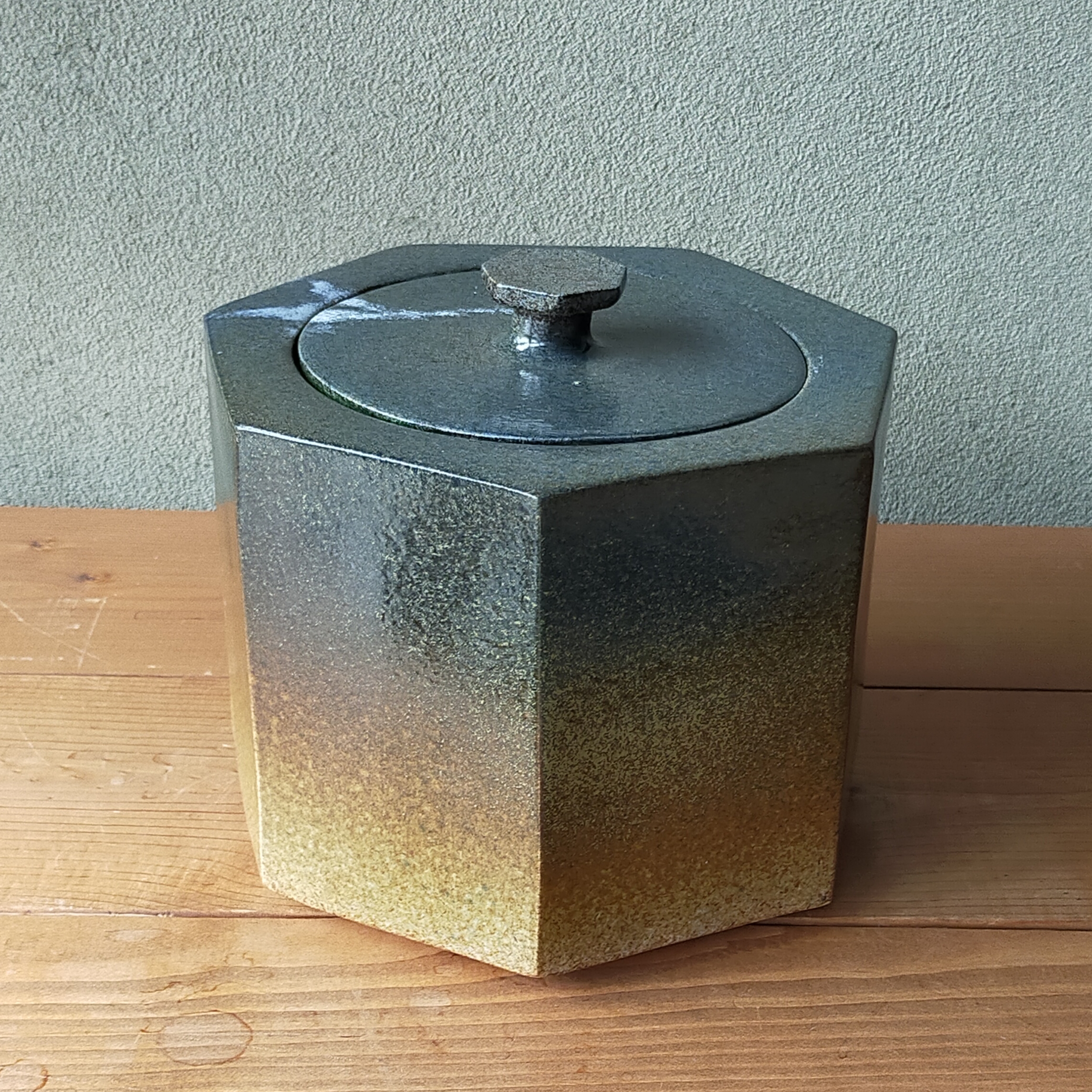 第10回　陶芸作品展　東広島熟年大学陶芸講座の卒業生と受講生による合同陶芸作品展