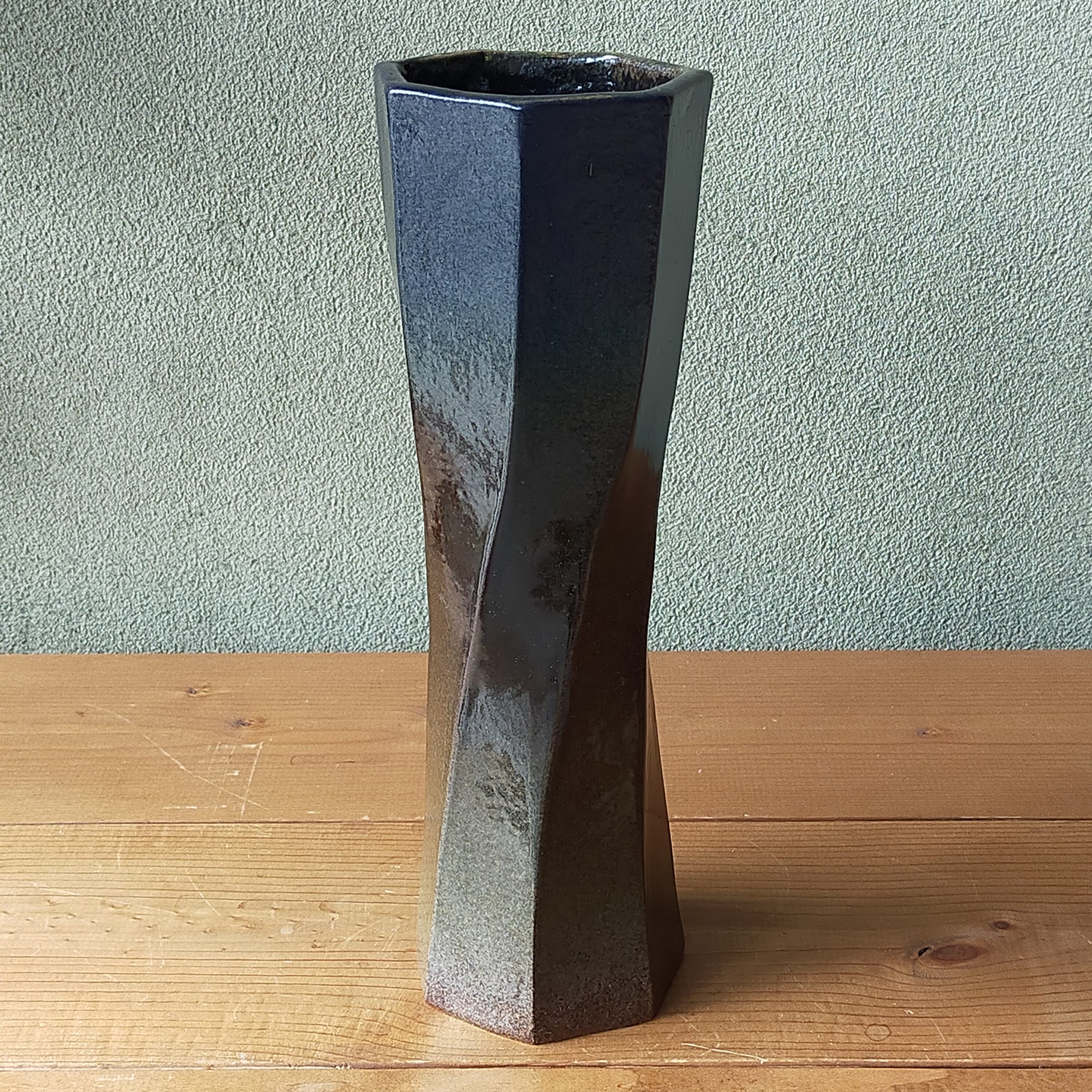 第10回　陶芸作品展　東広島熟年大学陶芸講座の卒業生と受講生による合同陶芸作品展